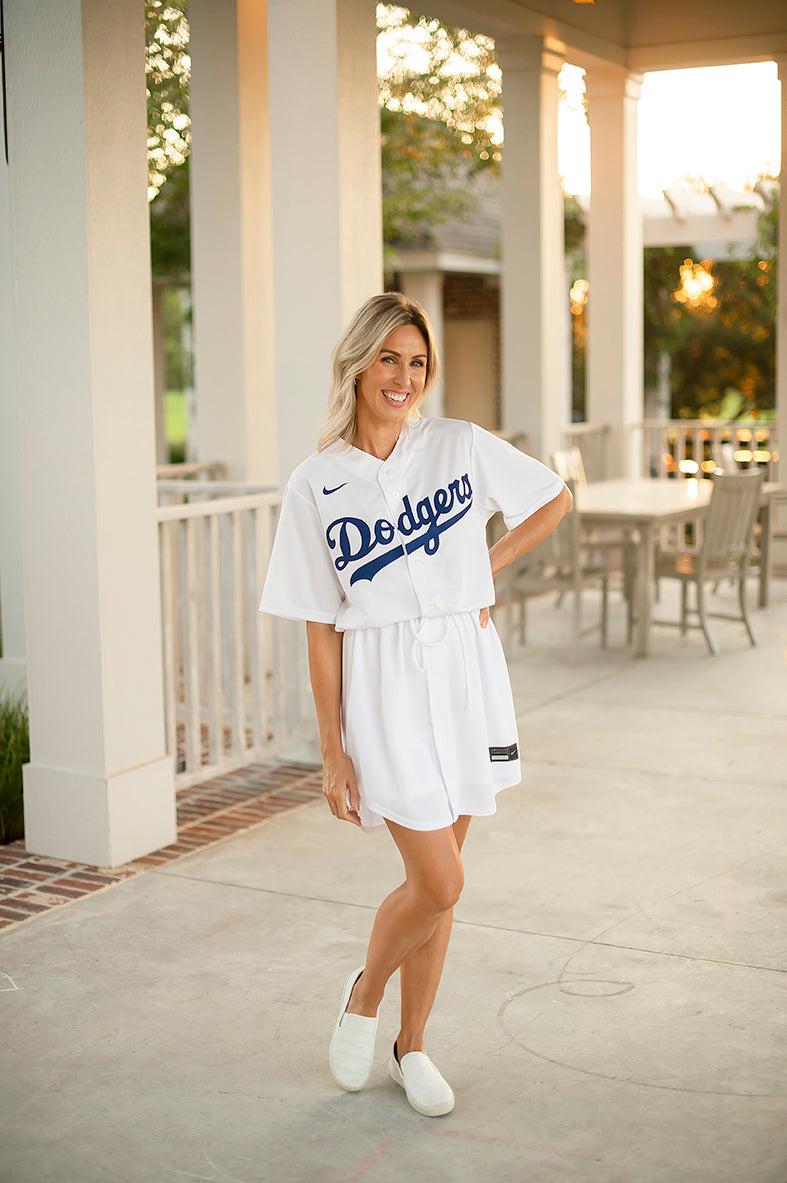 black dodgers jersey outfit