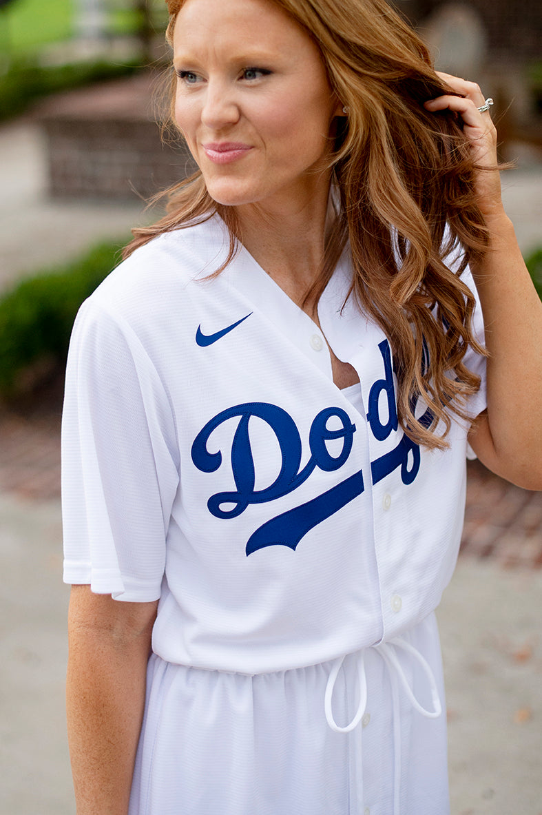 white dodgers jersey outfit